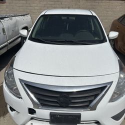 Nissan Versa 2015 