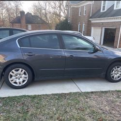 2012 Nissan Altima $4,500 OBO