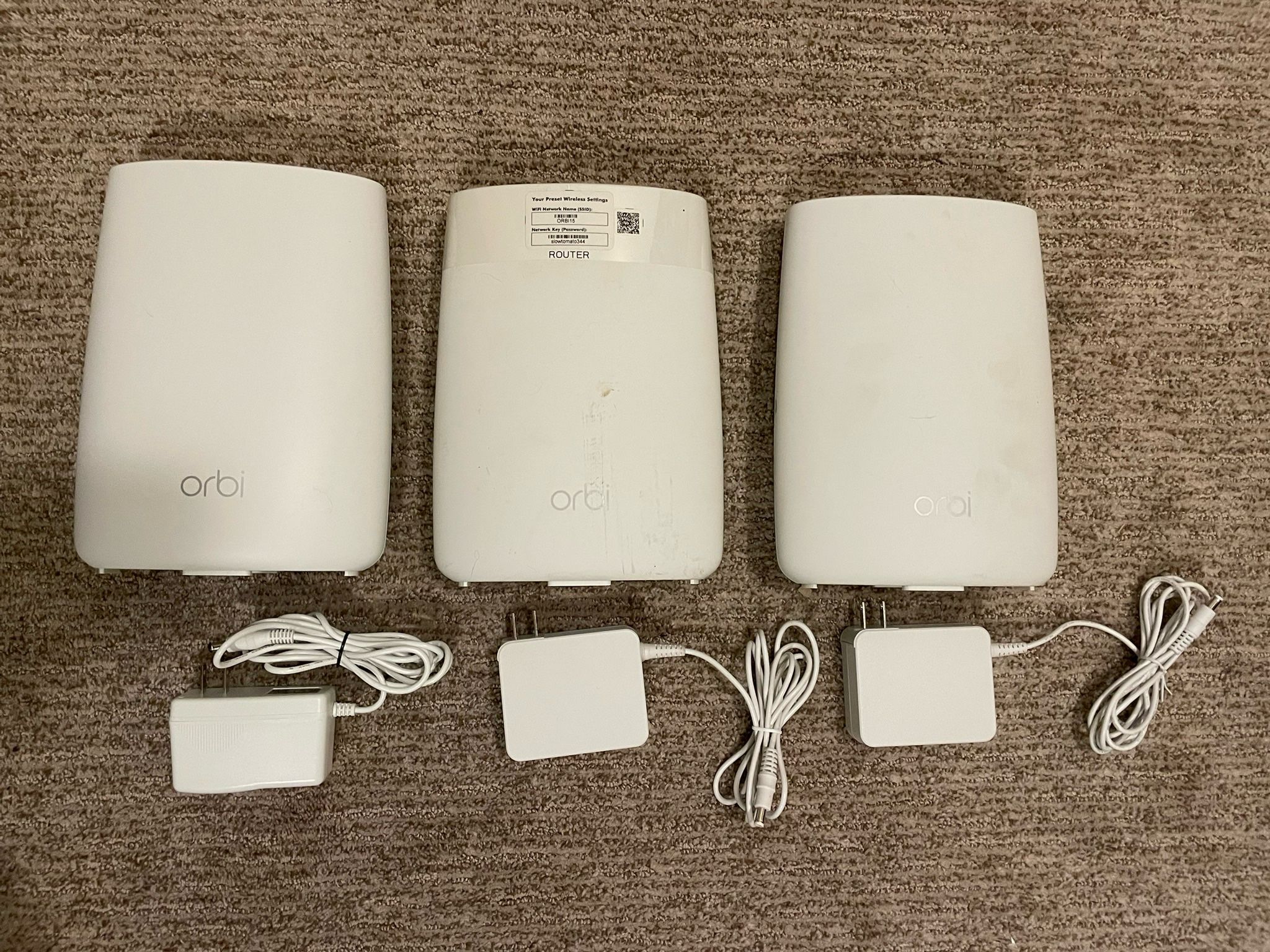 Orbi Mesh System: Router and 2 Sattelites