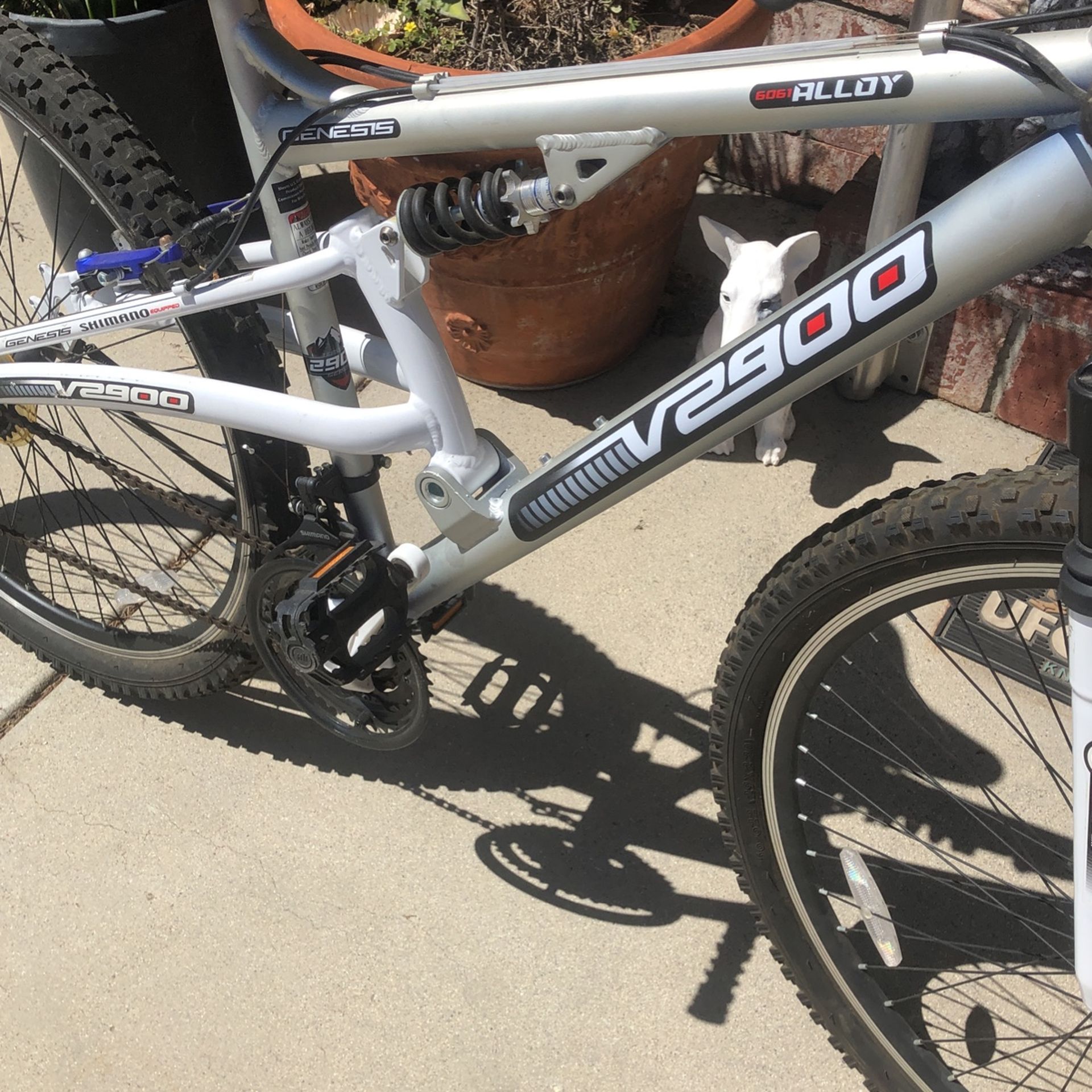 Genesis V2900 21 Speed Bike Bikes Cycling