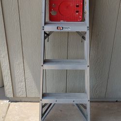 4 Foot Ladder