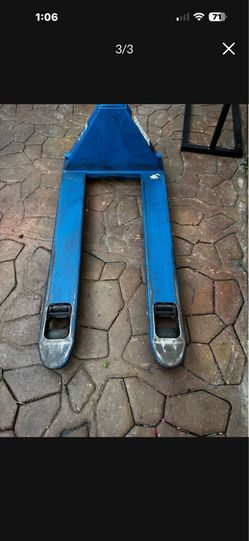 Uline Industrial Pallet Truck - 48 x 27", Blue