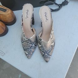 Womans Slip On Heels SIZE 6