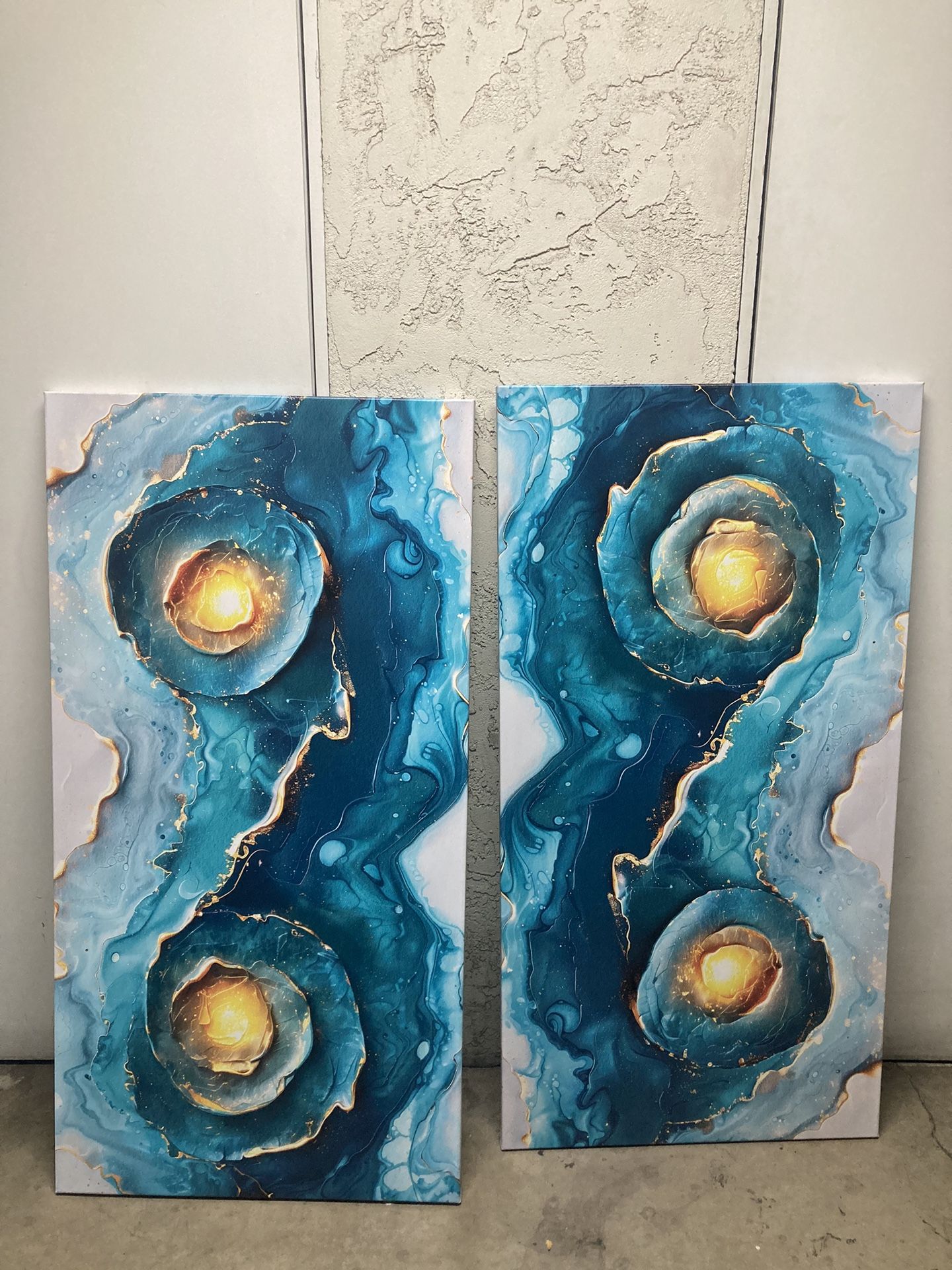2 Big Canvas Pics