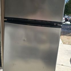 Whirlpool Refrigerator 
