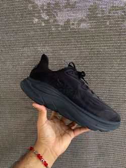 Hoka Bondi 8 running black