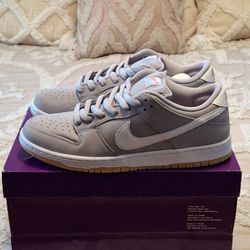 Nike SB Dunk Low Grey Gum 