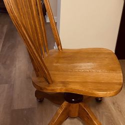 Wood Swivel Chair 