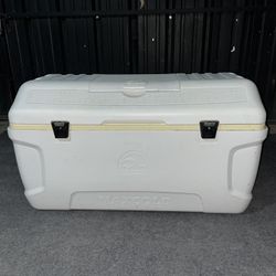 IGLOO 150-Qt. MaxCold Cooler- White