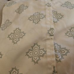Queen Size Sheets  ( 2 Different Designs)  Top And Bottom Sheets For Each Set