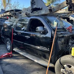 2008 Yukon Denali For Parts 