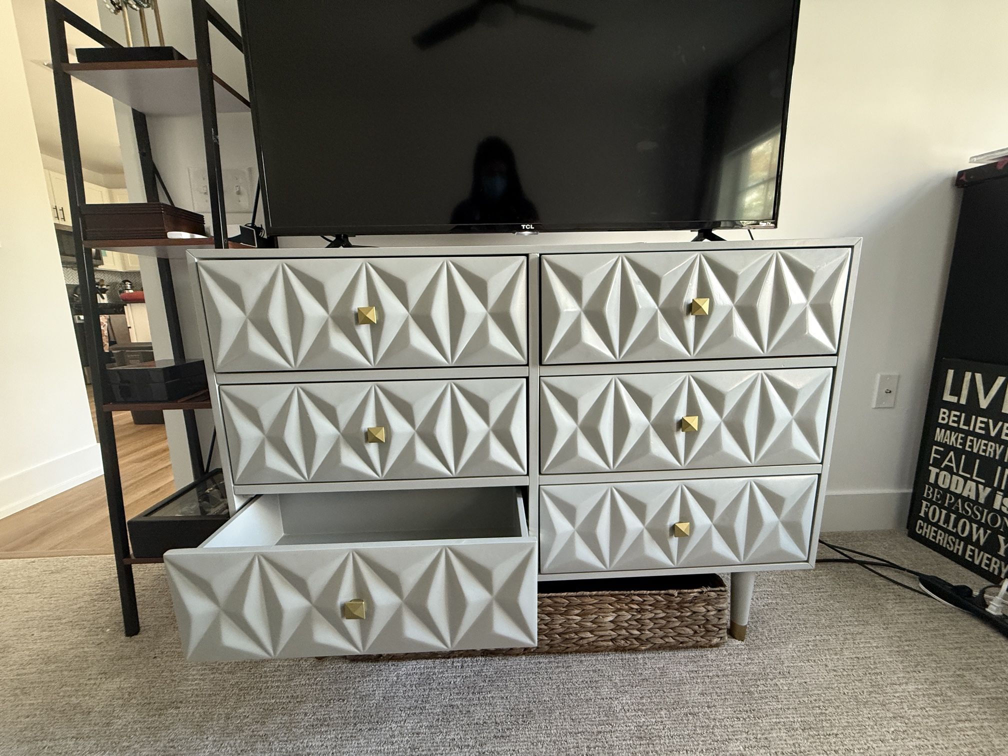 6 Drawer SOLID Wood Dresser - Gray