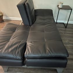 Fully Adjustable Recline Couch. 