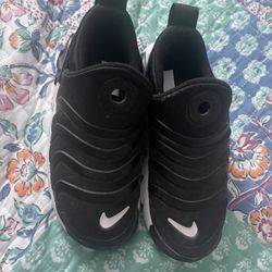 Nike Kids' Dynamo Go  Shoes Size2 Youth 