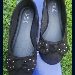 Girls flats size 3