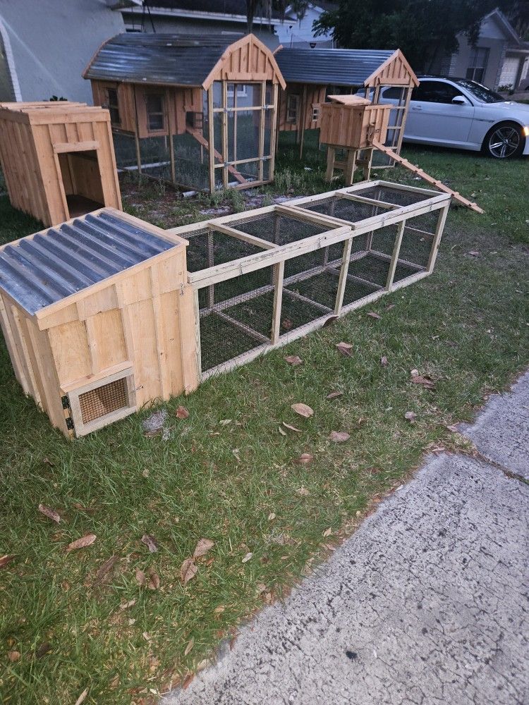 Chicken coops/Custom Coops And Cages