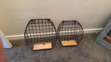 Wall shelves
