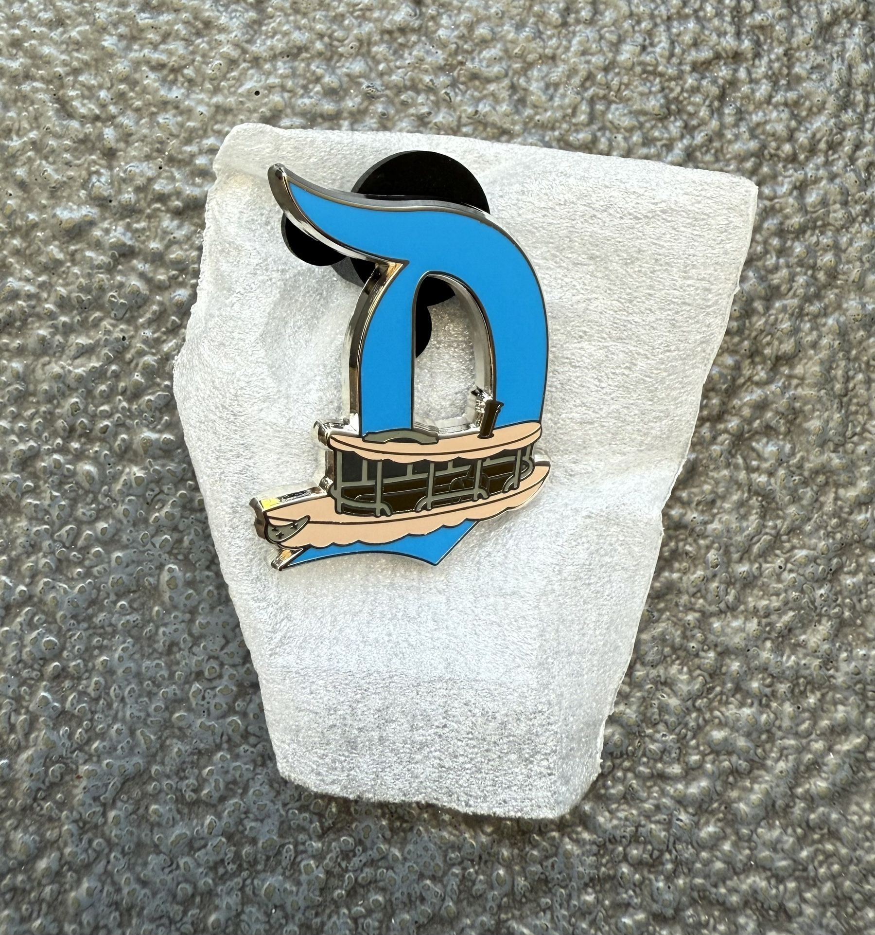 Disneyland Magic Key Pin - TRADE