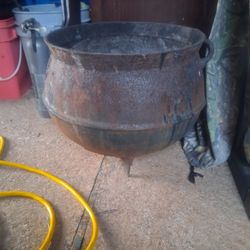 Cast Iron Cauldron 