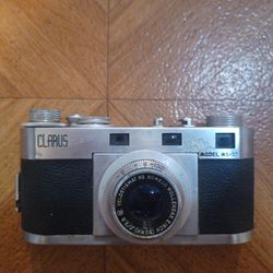 Vintage 35mm camera by Clarus