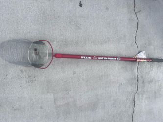 48 in. Weasel Small Nut Gatherer with Smooth Rolling Cage. New with some scratches and scuff marks from storage. Only used to test. Location below 317