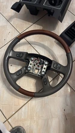 Wood Grain Steering Wheel with Controls