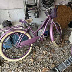 Lavender Huffy Cruiser 