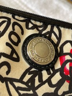 Poppy Wristlet