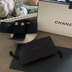 Chanel Gold Crystal Stud Earrings