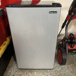 Magic Chef Mini Fridge