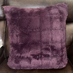 koolaburra by Ugg decrative faux fur pillow