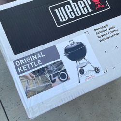 Weber 22” Kettle Charcoal Bbq BRAND NEW IN BOX