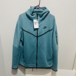 Men’s Size M Nike Tech Fleece Set 