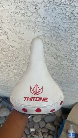 Throne seat