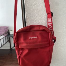 Red supreme bag SS18 