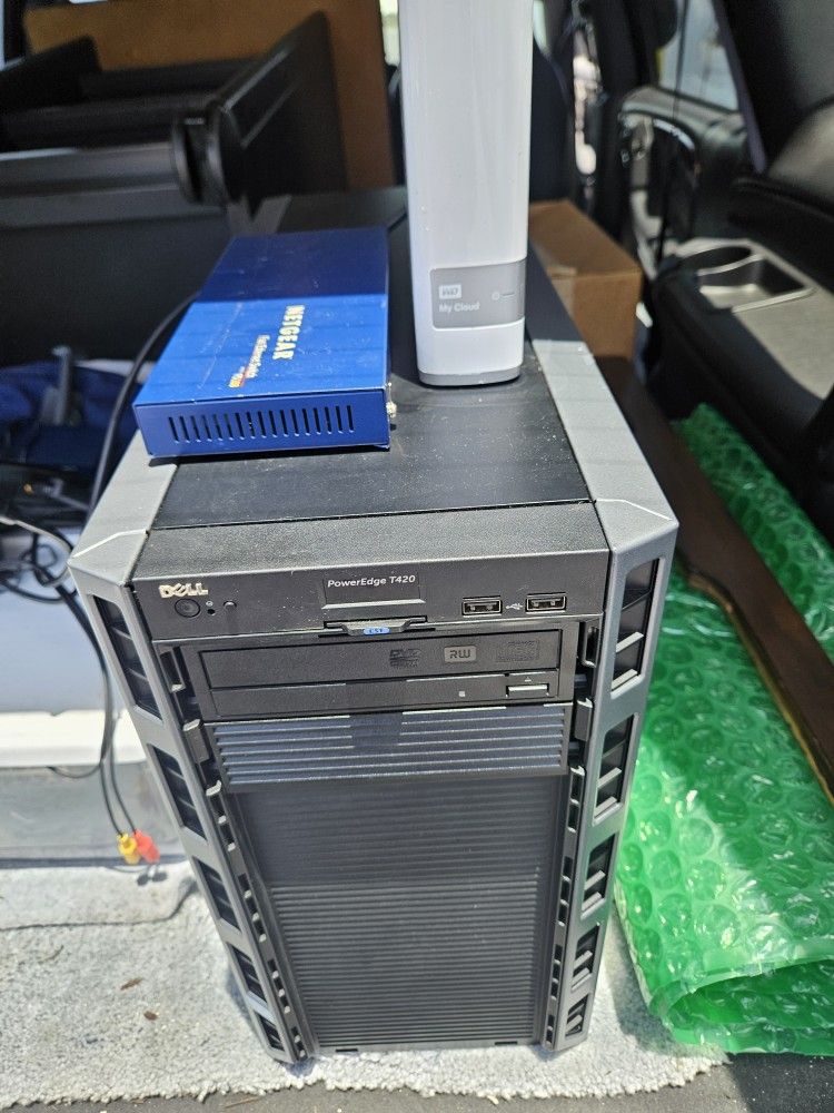 DELL SERVER WITH NETWORKING
