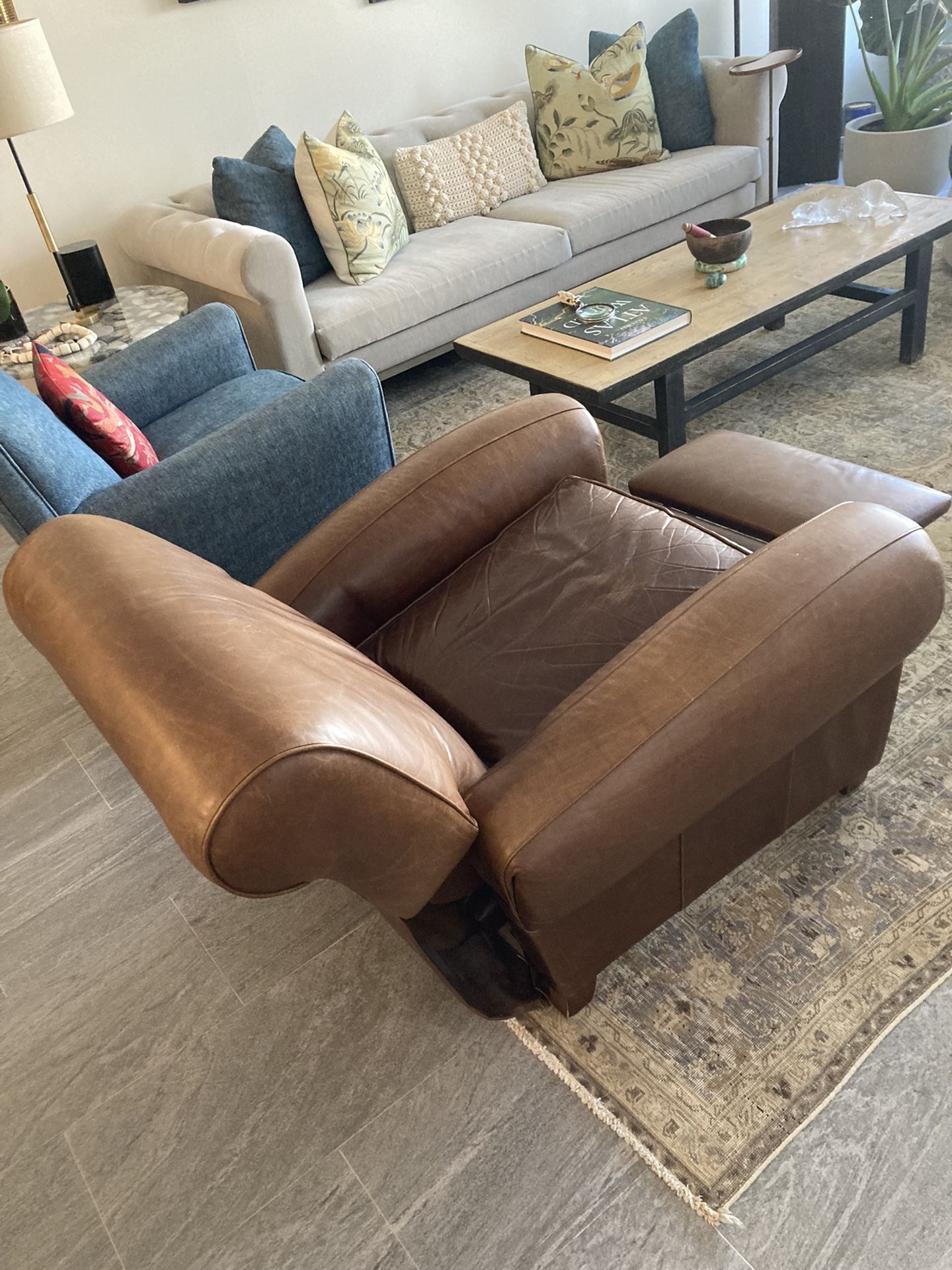 Pottery Barn Manhattan Leather Recliner in burnished saddle for Sale in Miami Beach, FL OfferUp