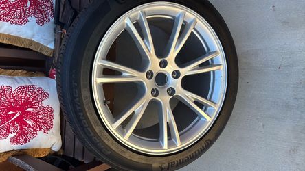 Tesla Model Y tire