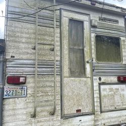 Camper