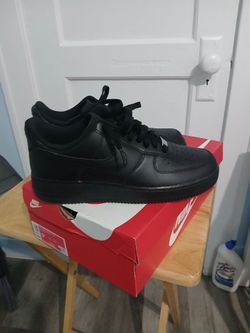 Nike Air Forces 9.5