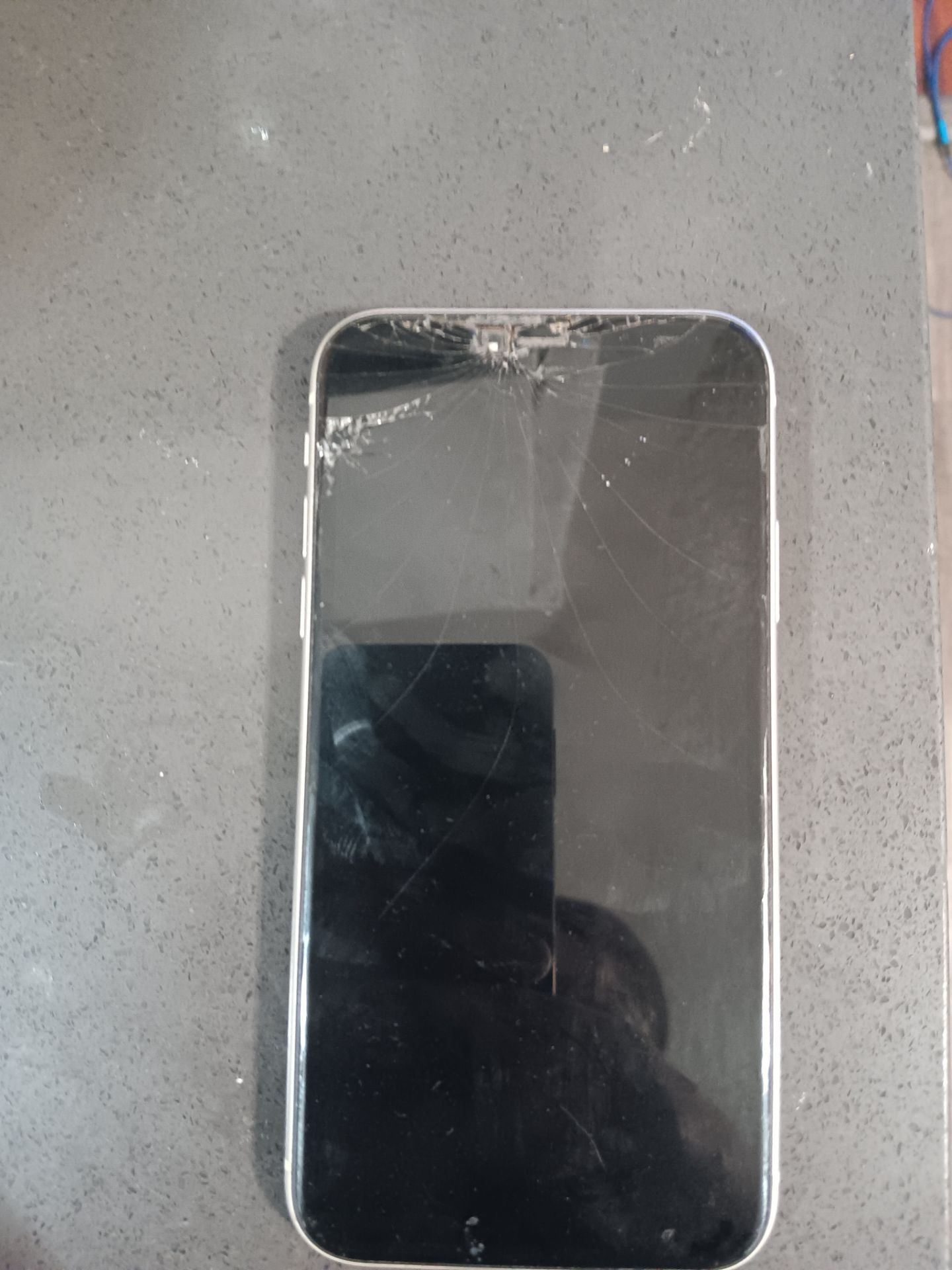 White 64 gb at&t