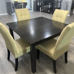 Table with Chairs 