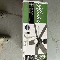 HUNTER CEILING FAN 52 Inches with Light And Control Remote 