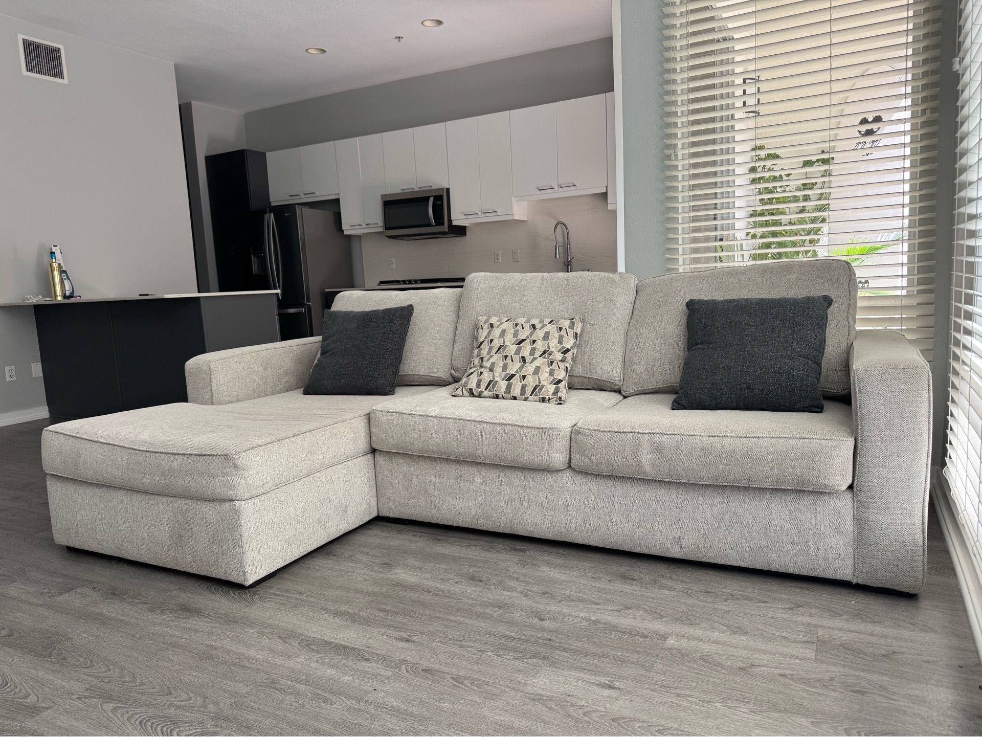 COUCH / SECTIONAL FOR SALE (MUST GO BY 5/11/26)