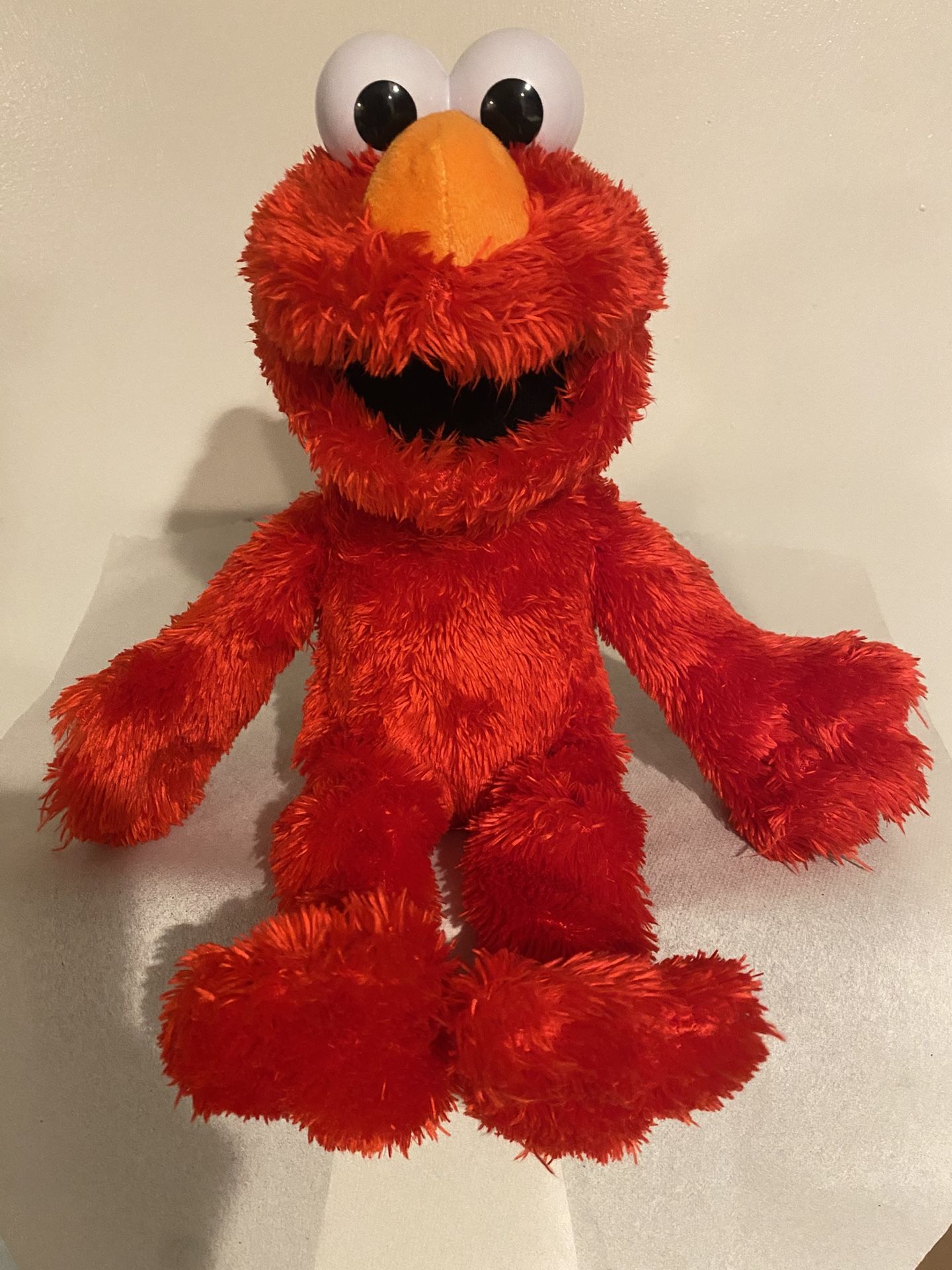 2021 (12 Inch)”Tickle Me Elmo Tickle My Feet “electronic