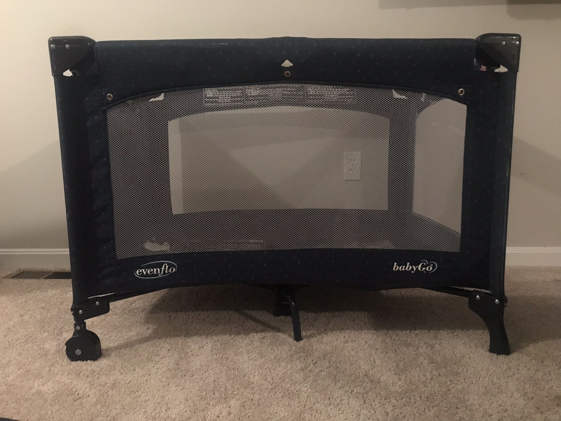 Evenflo Portable Babysuite Classic Playard