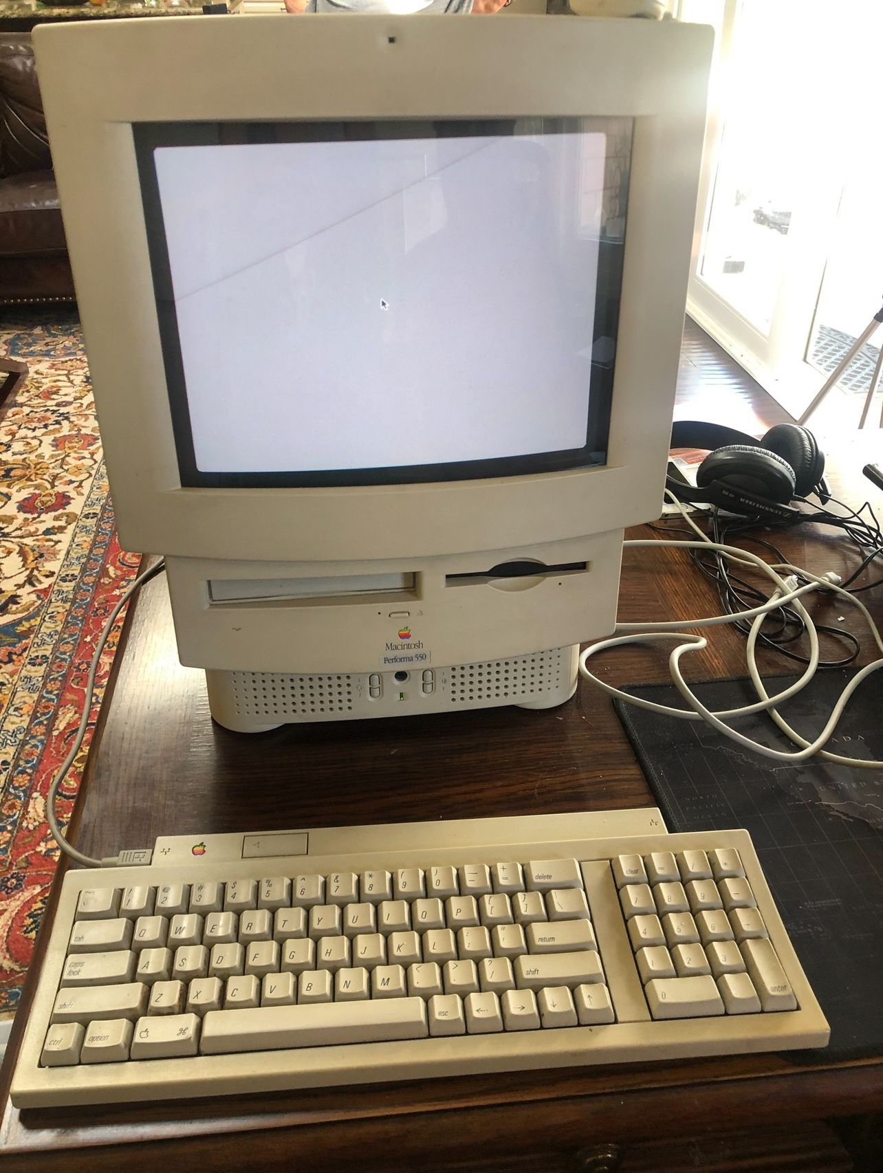 Apple Macintosh Performa 550 Vintage