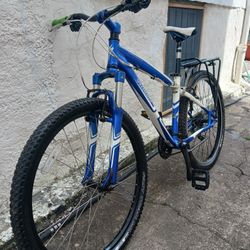 SPECIALIZED Adult Bike 26" Wheels