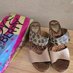 Love & Liberty Wedge Shoes Size 9/ 40