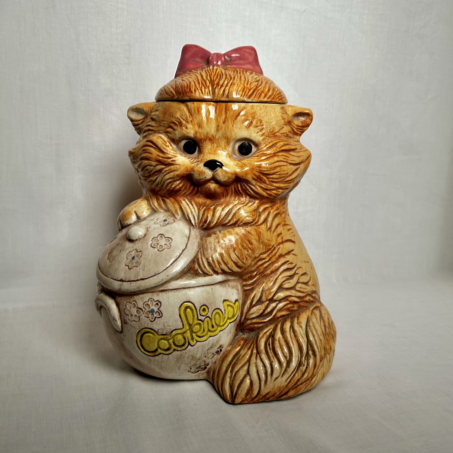 Vintage Treasure Craft Cat/ Kitten Cookie Jar Made In The U.S.A from 1979